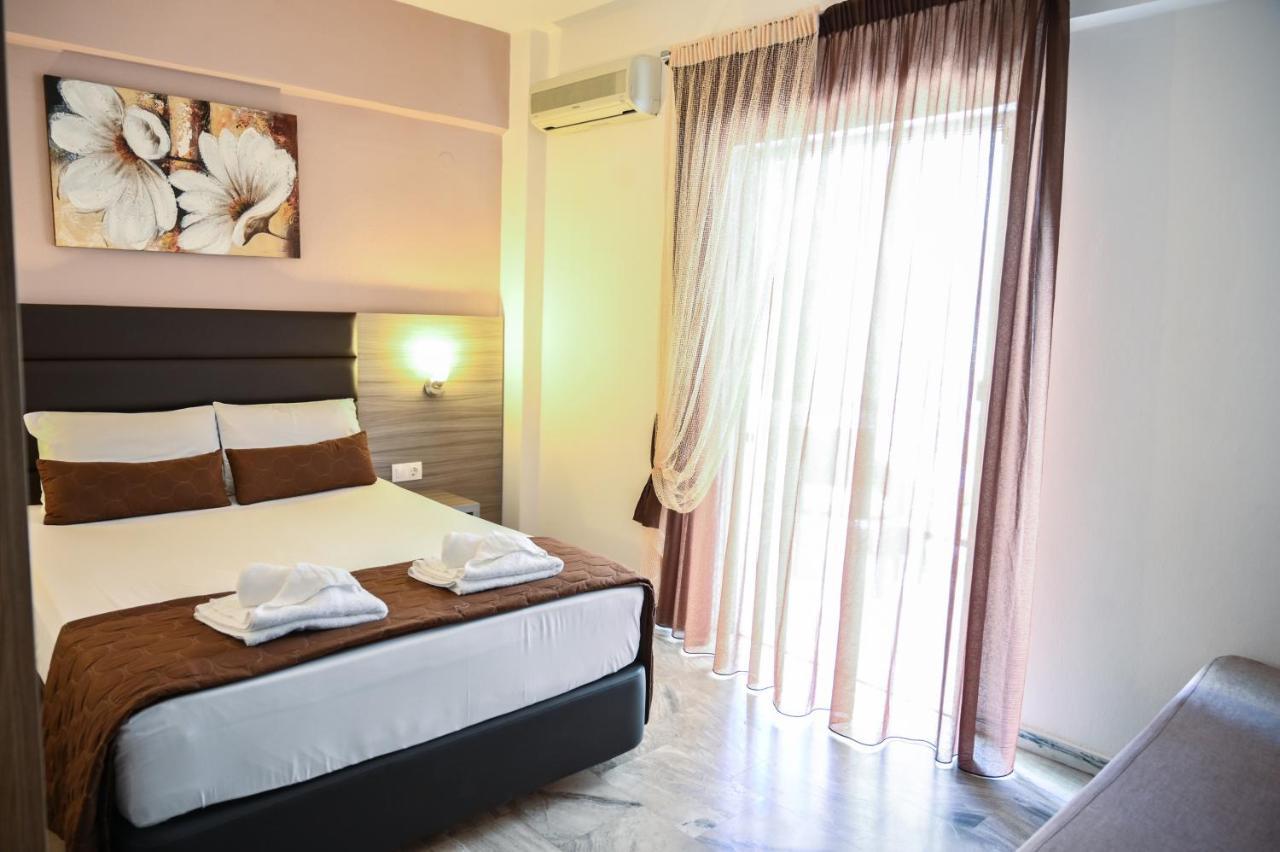 Olympiakí Aktí Hotel Kostas מראה חיצוני תמונה