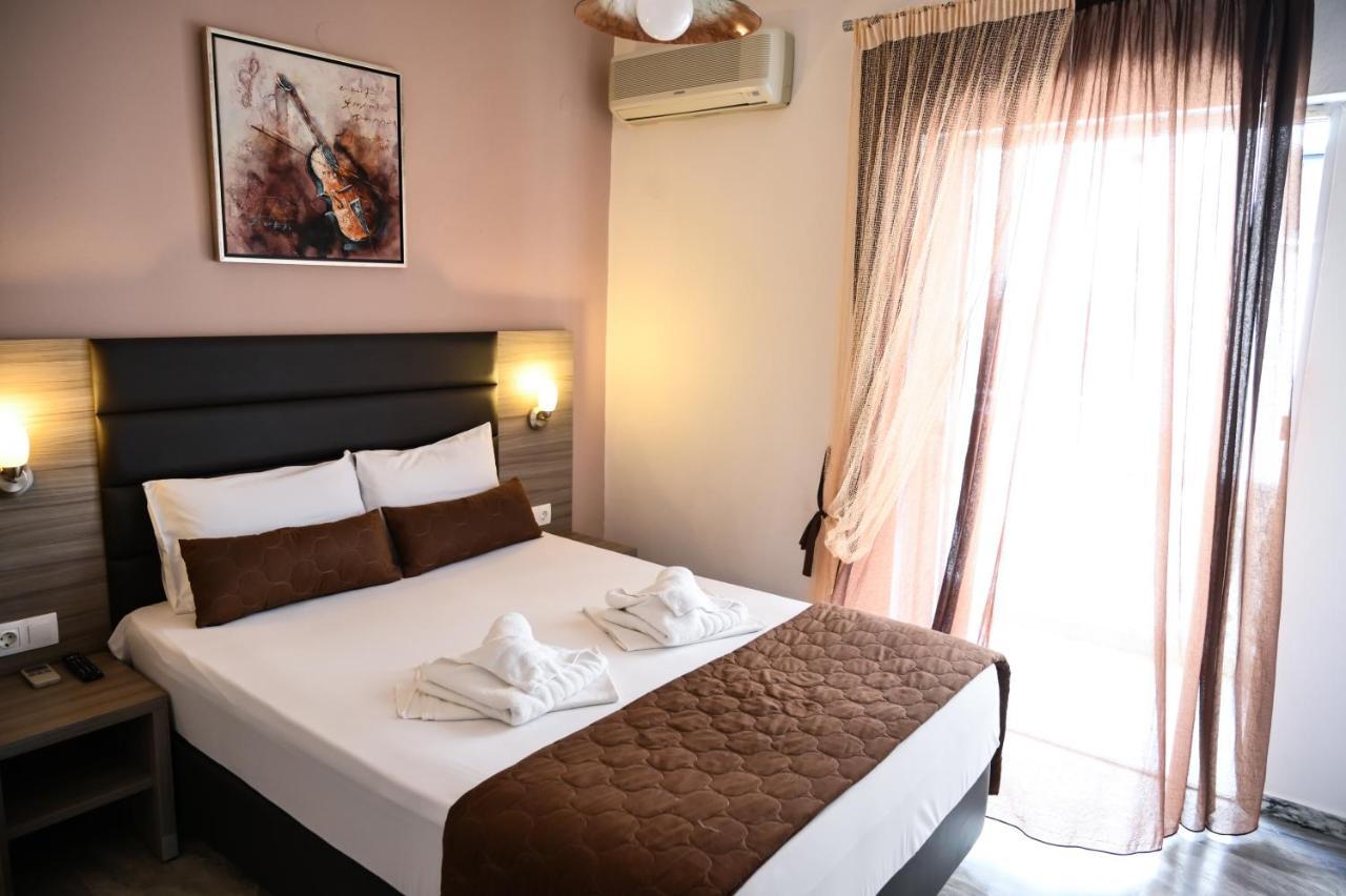 Olympiakí Aktí Hotel Kostas מראה חיצוני תמונה