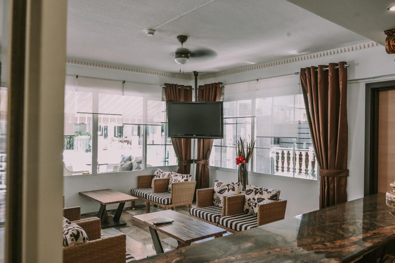 Olympiakí Aktí Hotel Kostas מראה חיצוני תמונה