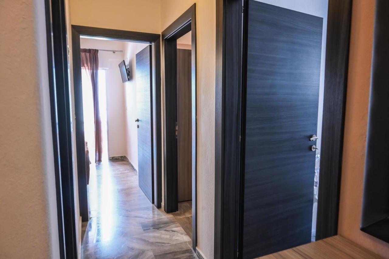Olympiakí Aktí Hotel Kostas מראה חיצוני תמונה