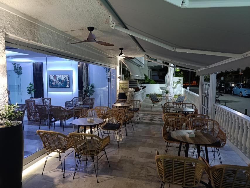Olympiakí Aktí Hotel Kostas מראה חיצוני תמונה