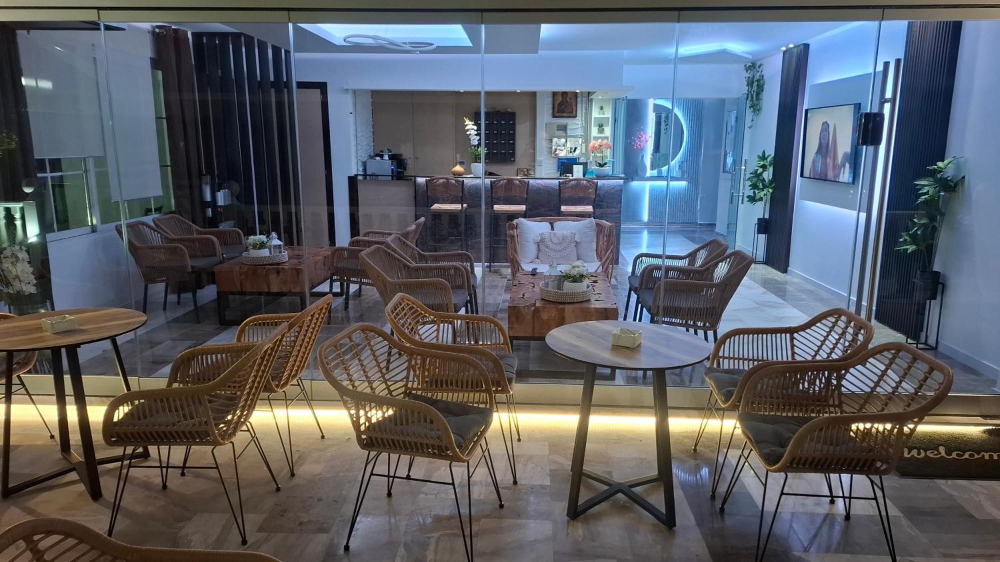 Olympiakí Aktí Hotel Kostas מראה חיצוני תמונה