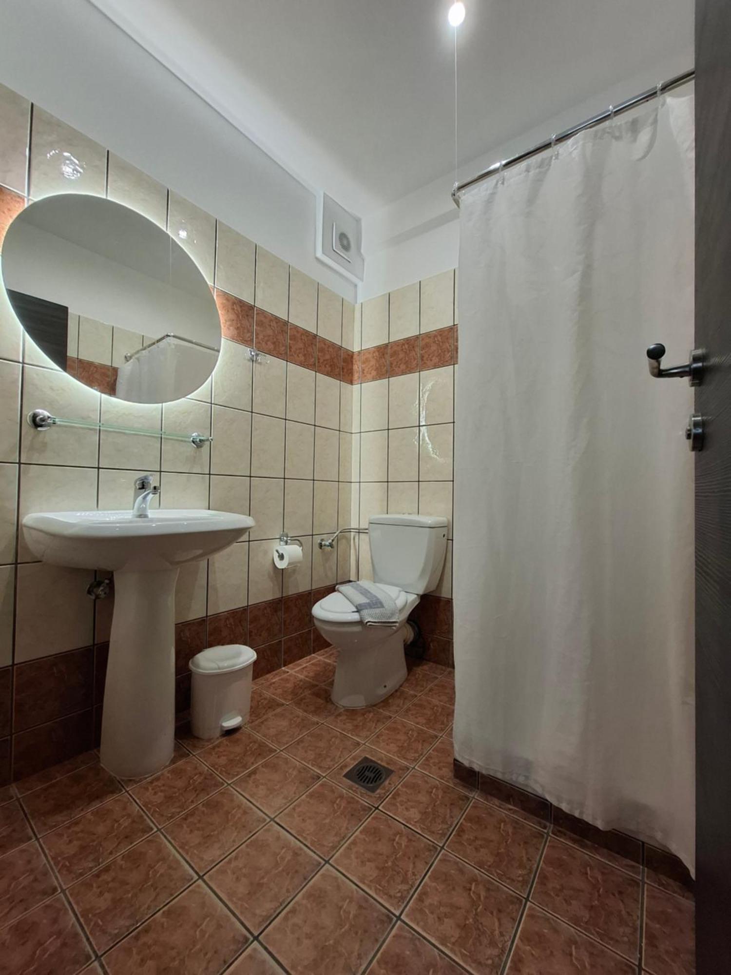 Olympiakí Aktí Hotel Kostas מראה חיצוני תמונה