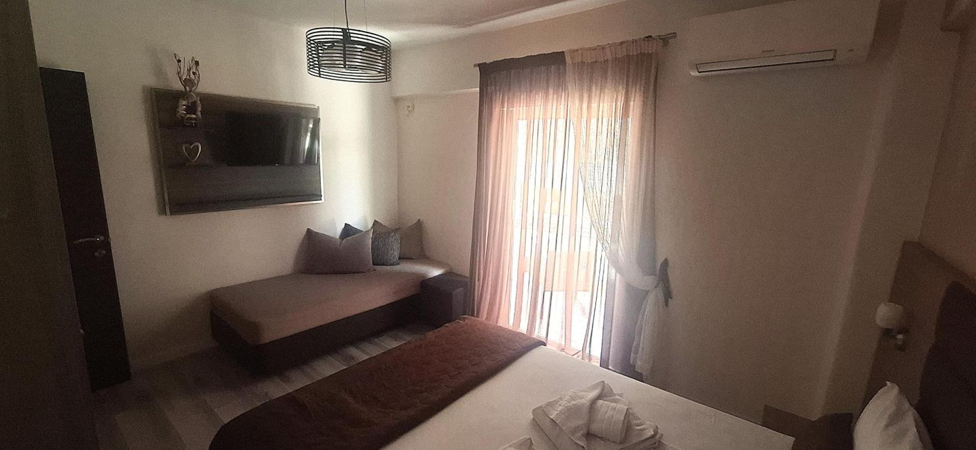Olympiakí Aktí Hotel Kostas מראה חיצוני תמונה