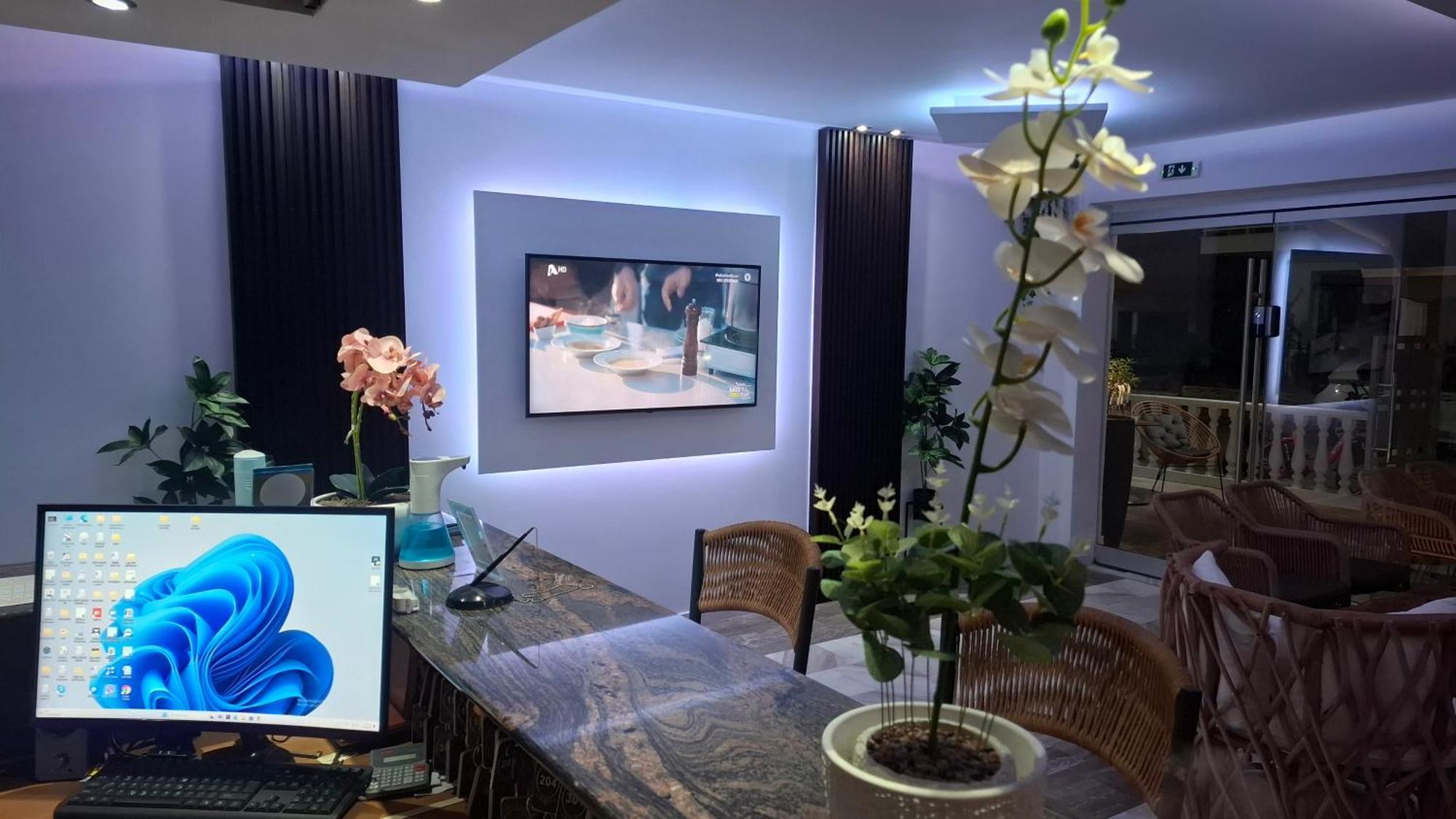 Olympiakí Aktí Hotel Kostas מראה חיצוני תמונה