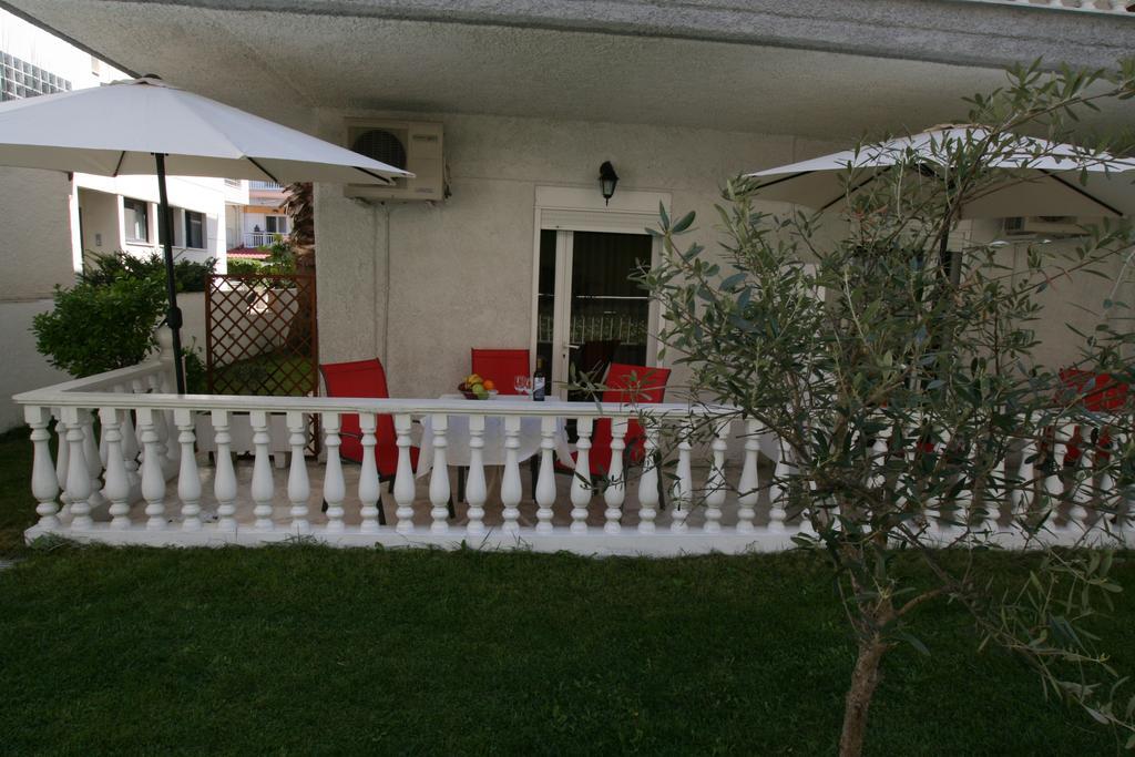 Olympiakí Aktí Hotel Kostas מראה חיצוני תמונה