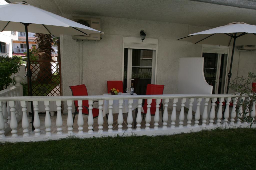 Olympiakí Aktí Hotel Kostas מראה חיצוני תמונה